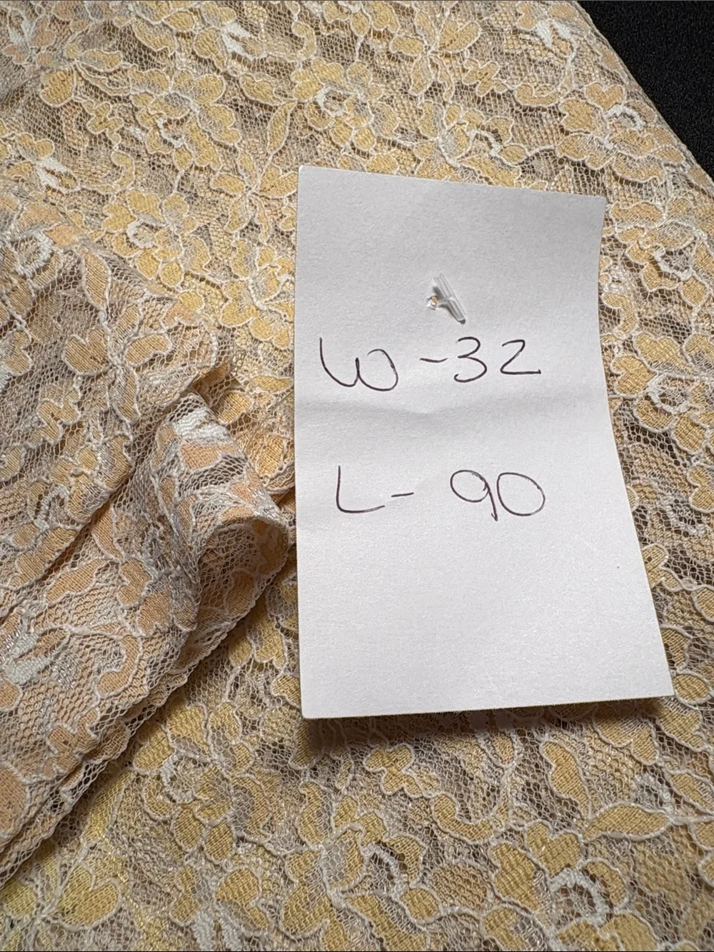 Vintage 2 pieces Yellow fades to beige Floral Lace curtain Panel 32 x 90 RR